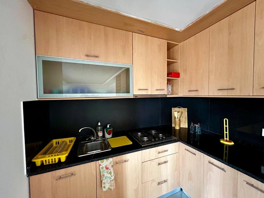 Modern Apartment in Praia Baixo - 1 min Walking to Beach