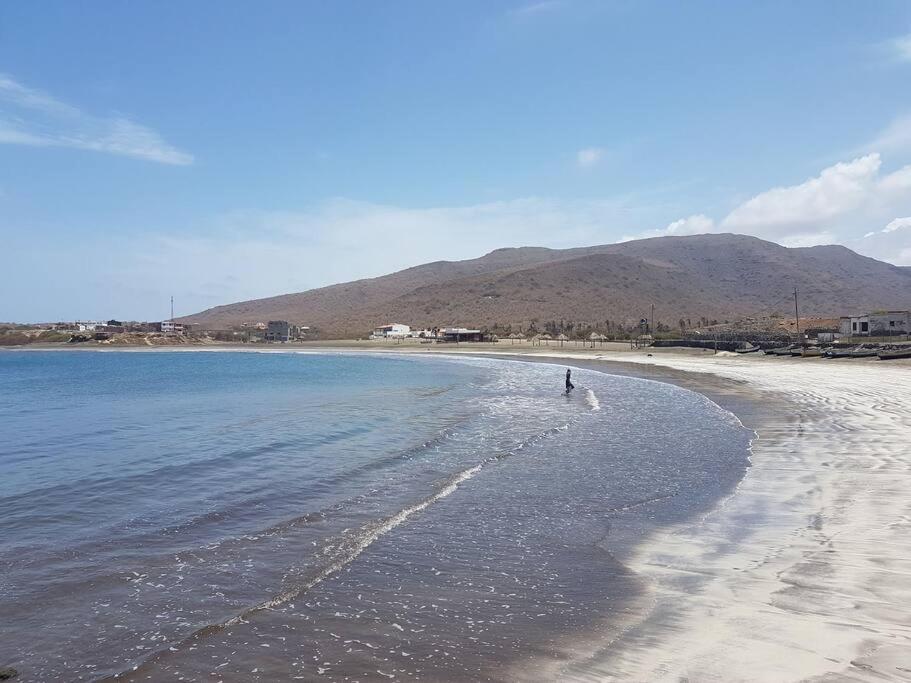 Modern Apartment in Praia Baixo - 1 min Walking to Beach