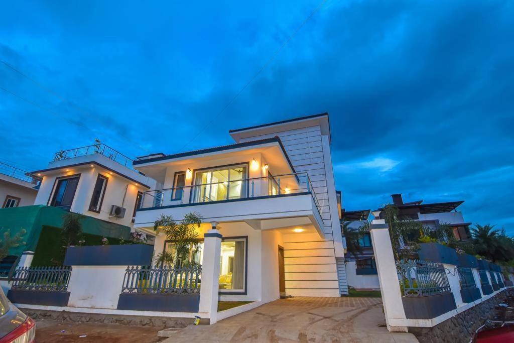 Royal Paradise Villa