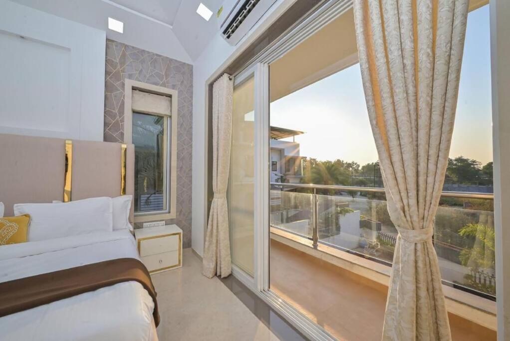 Royal Paradise Villa