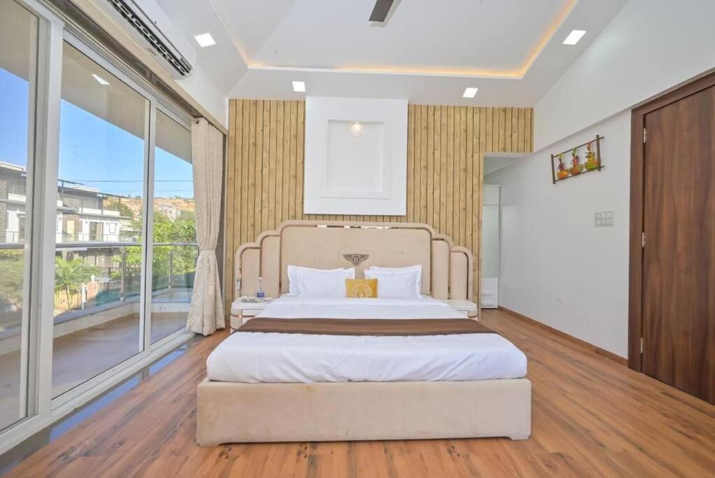 Royal Paradise Villa