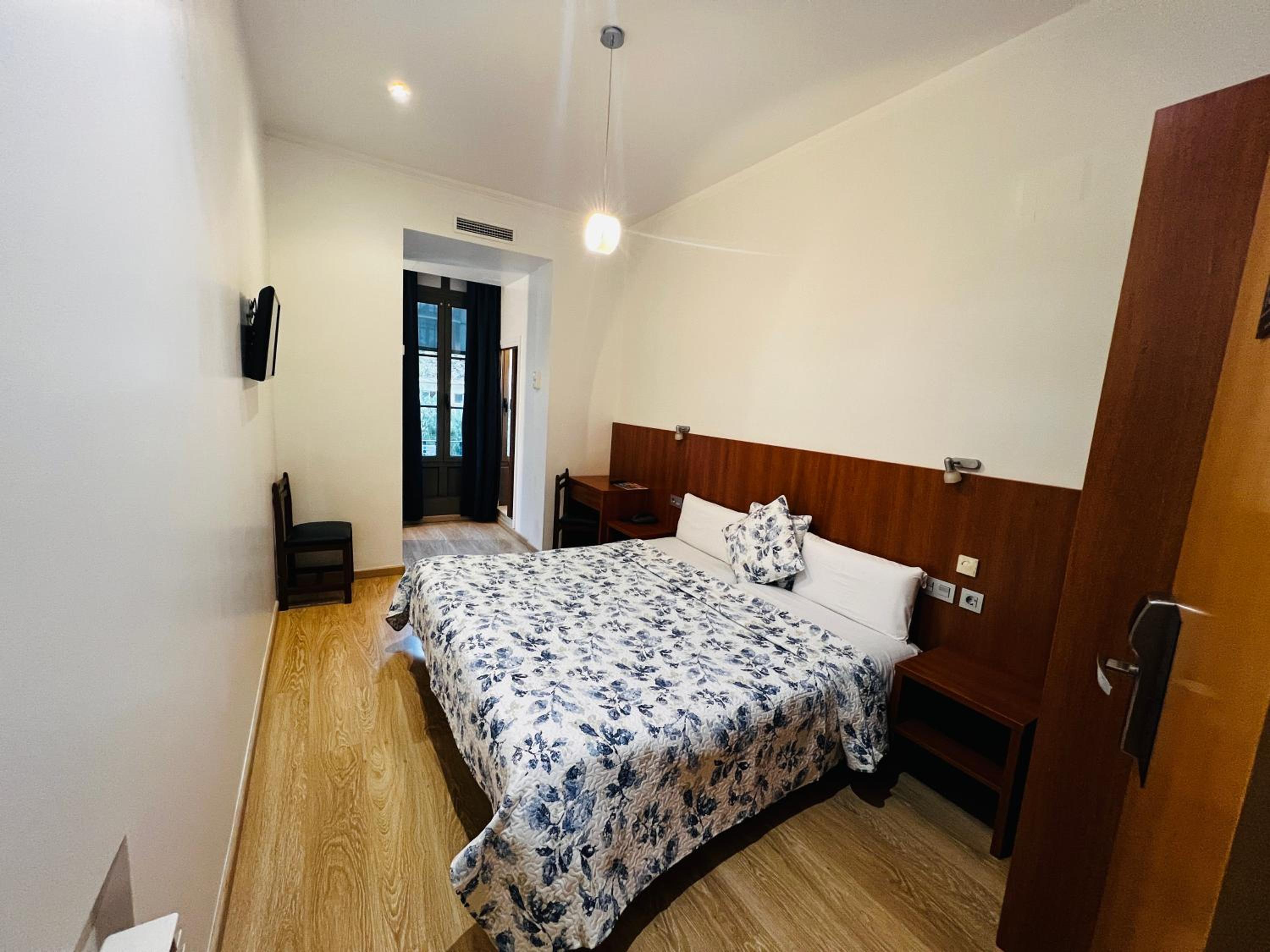 Ciudad Condal Hostal - Paseo de Gracia photo 2
