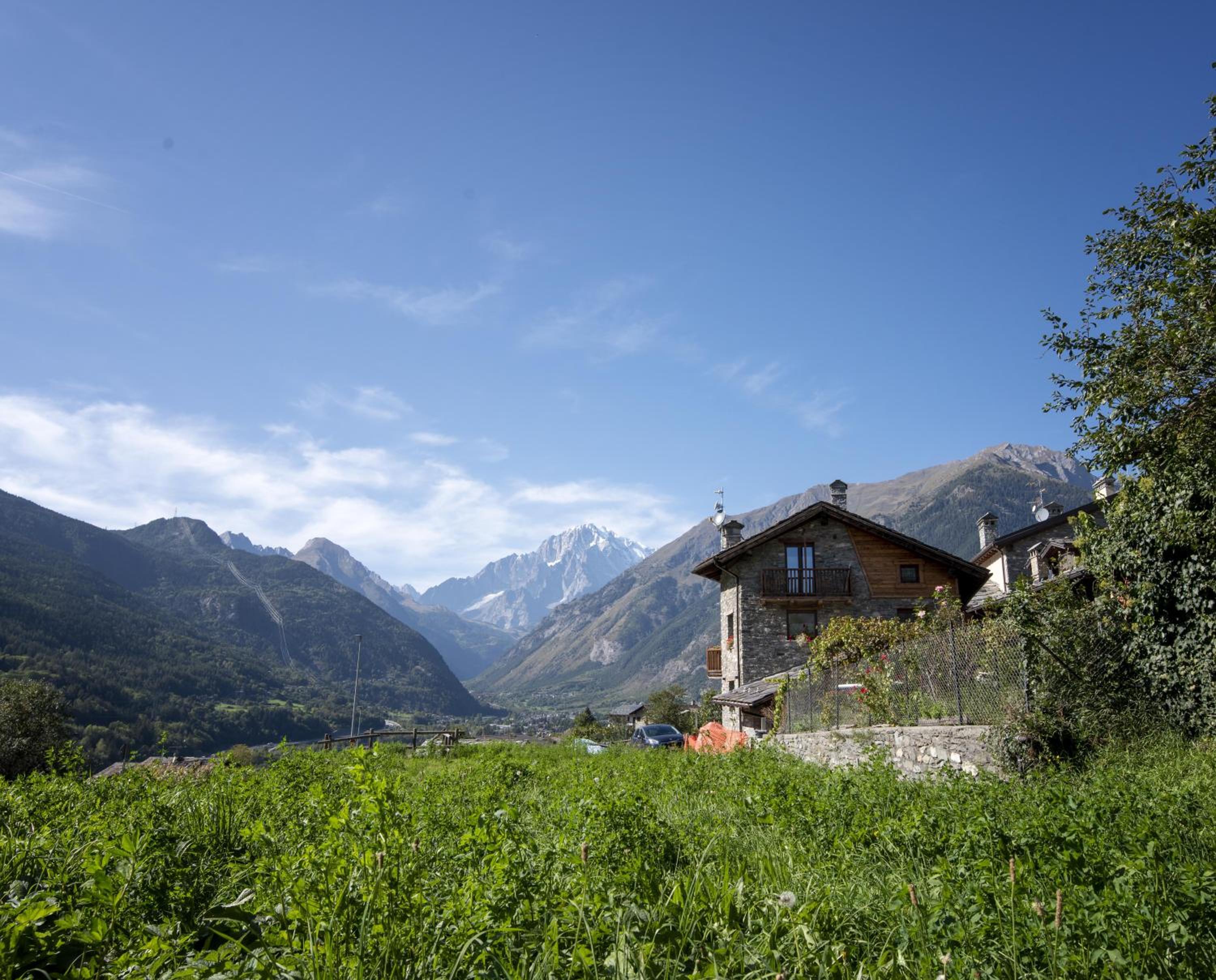 Les Tours - Property Image 2