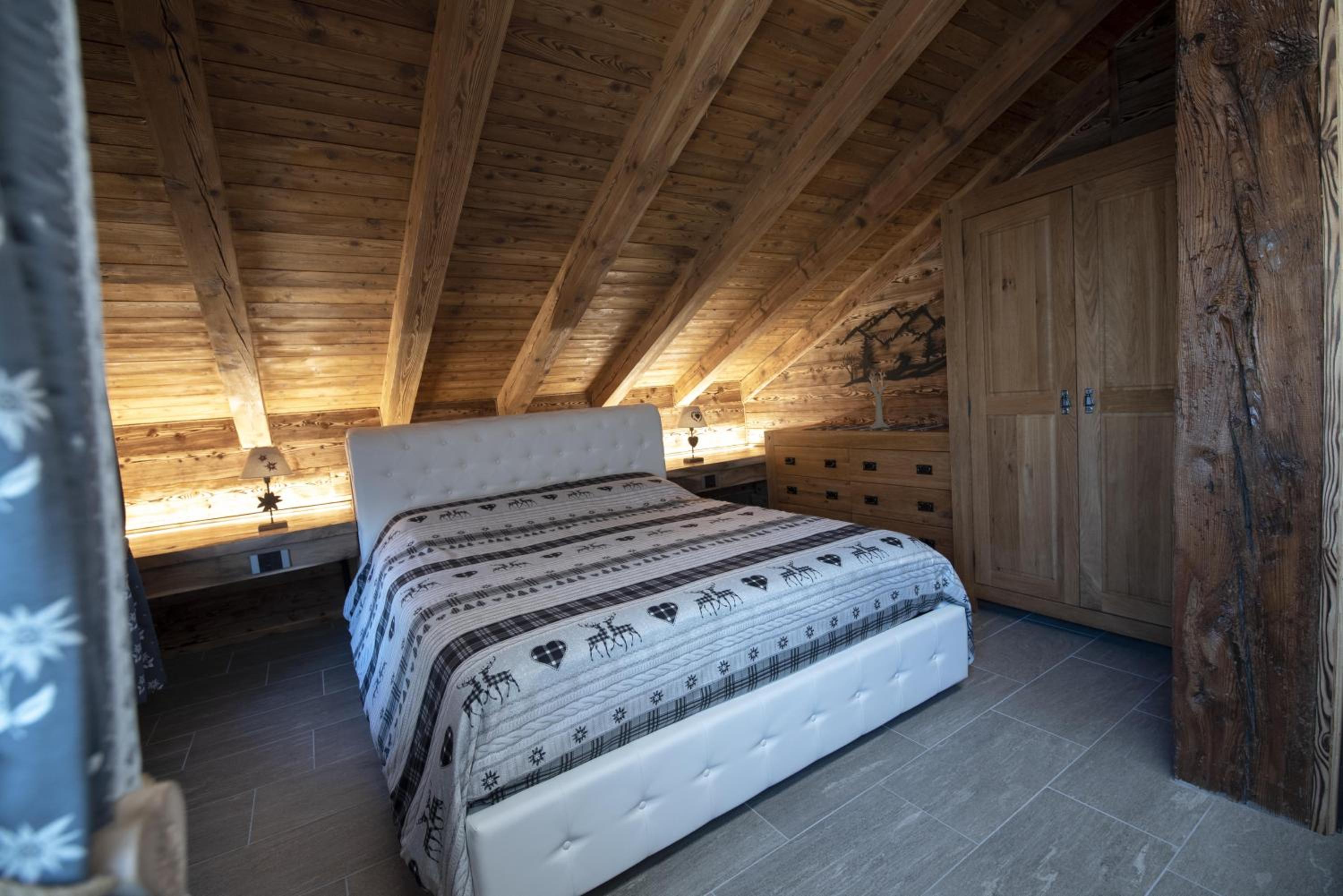 Les Tours - Property Image 9