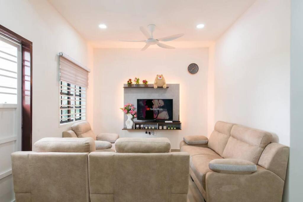 DonDonDonny House 3Br Near Jonker@Heritage(9pax) photo 1