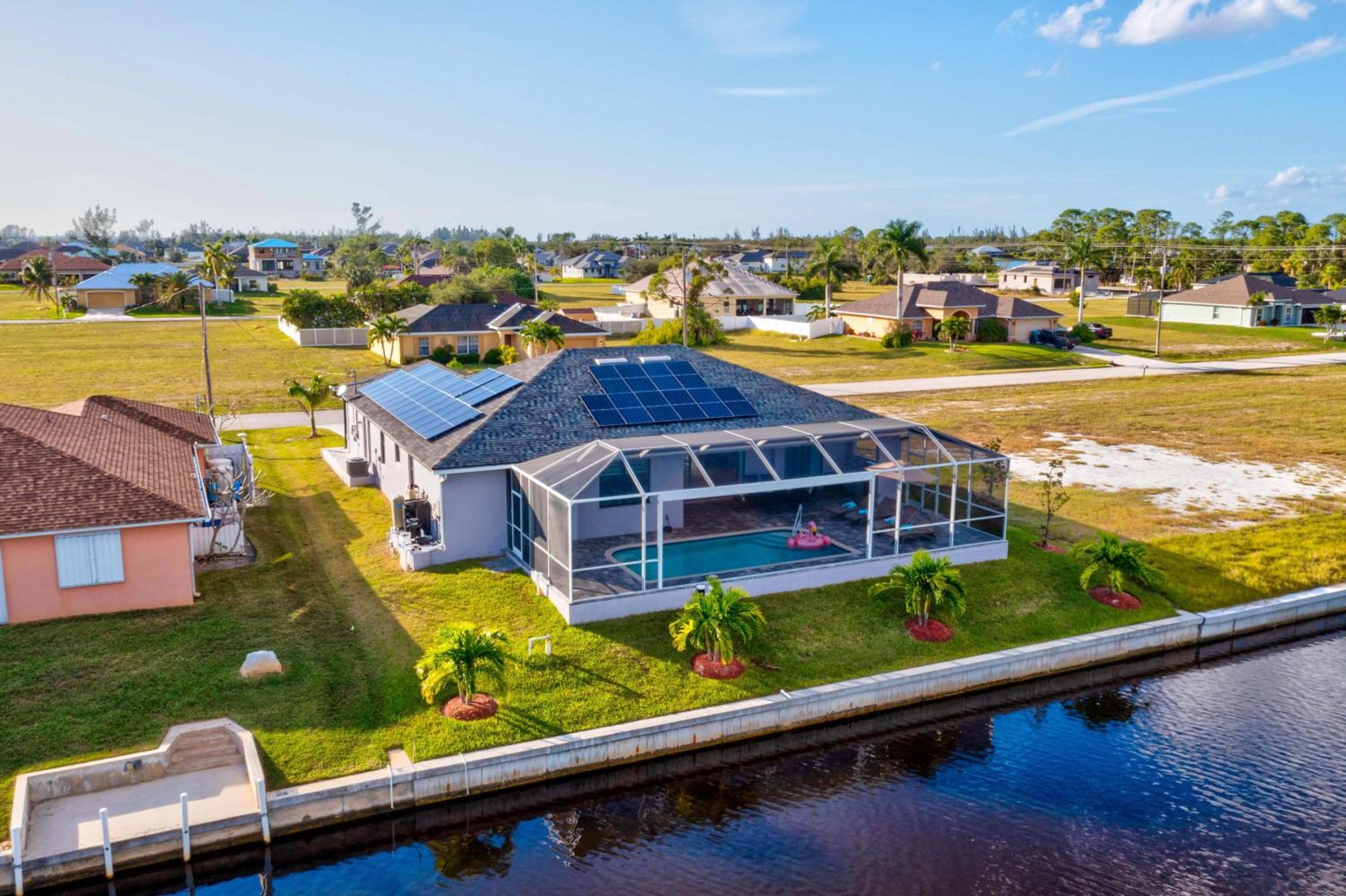 Upscale And Comfortable! Enjoy Views From The Pool view 2