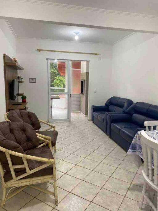Apto em condomínio no centro de Bombinhas, próximo da praia