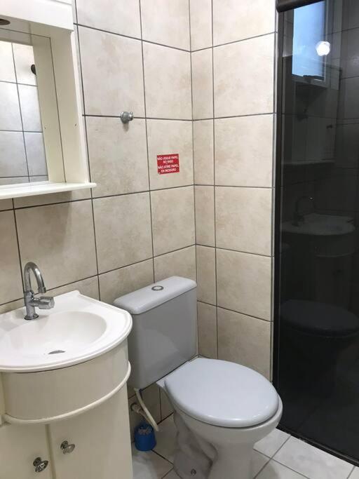 Apto em condomínio no centro de Bombinhas, próximo da praia