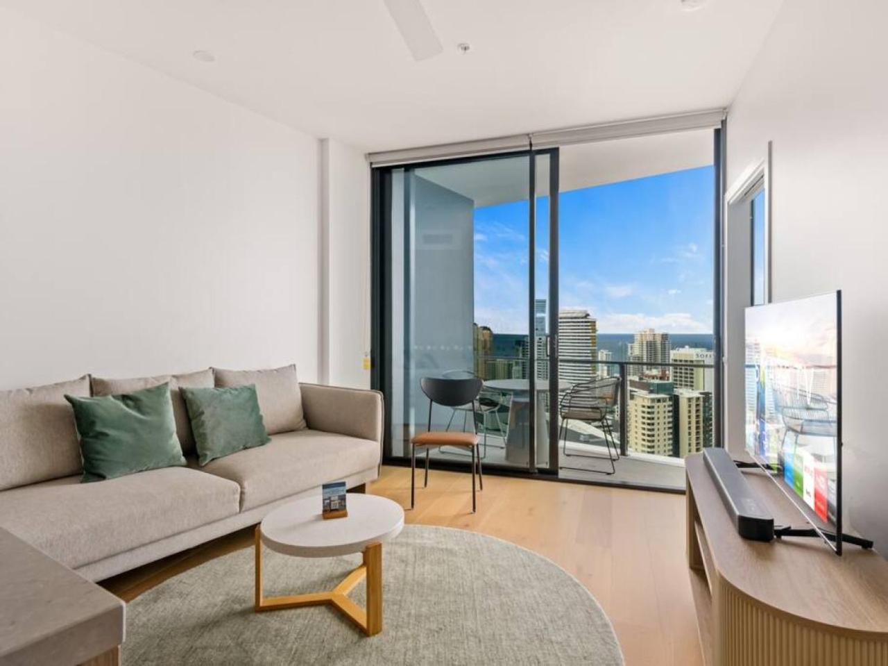 River and Ocean View Luxury 2BD Apt amazing Location
