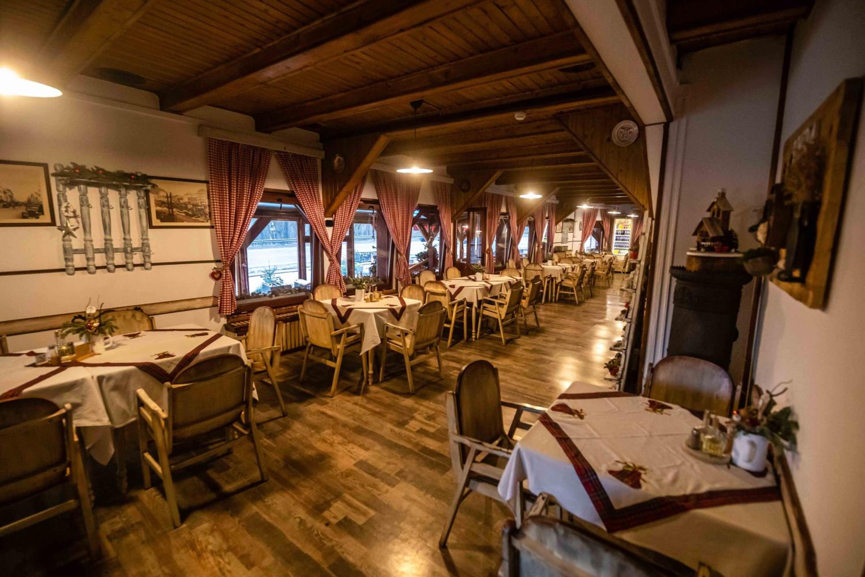 Pensiune Restaurant Lyra