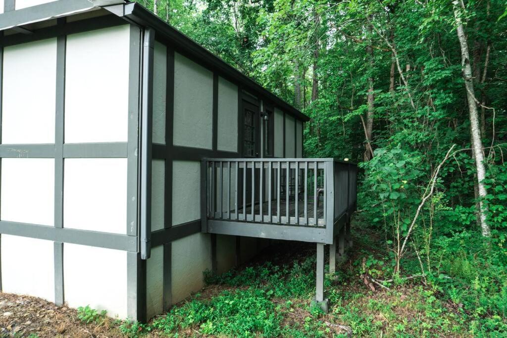 Tiny Home Cottage Near the Smokies #7 Tilly view 3