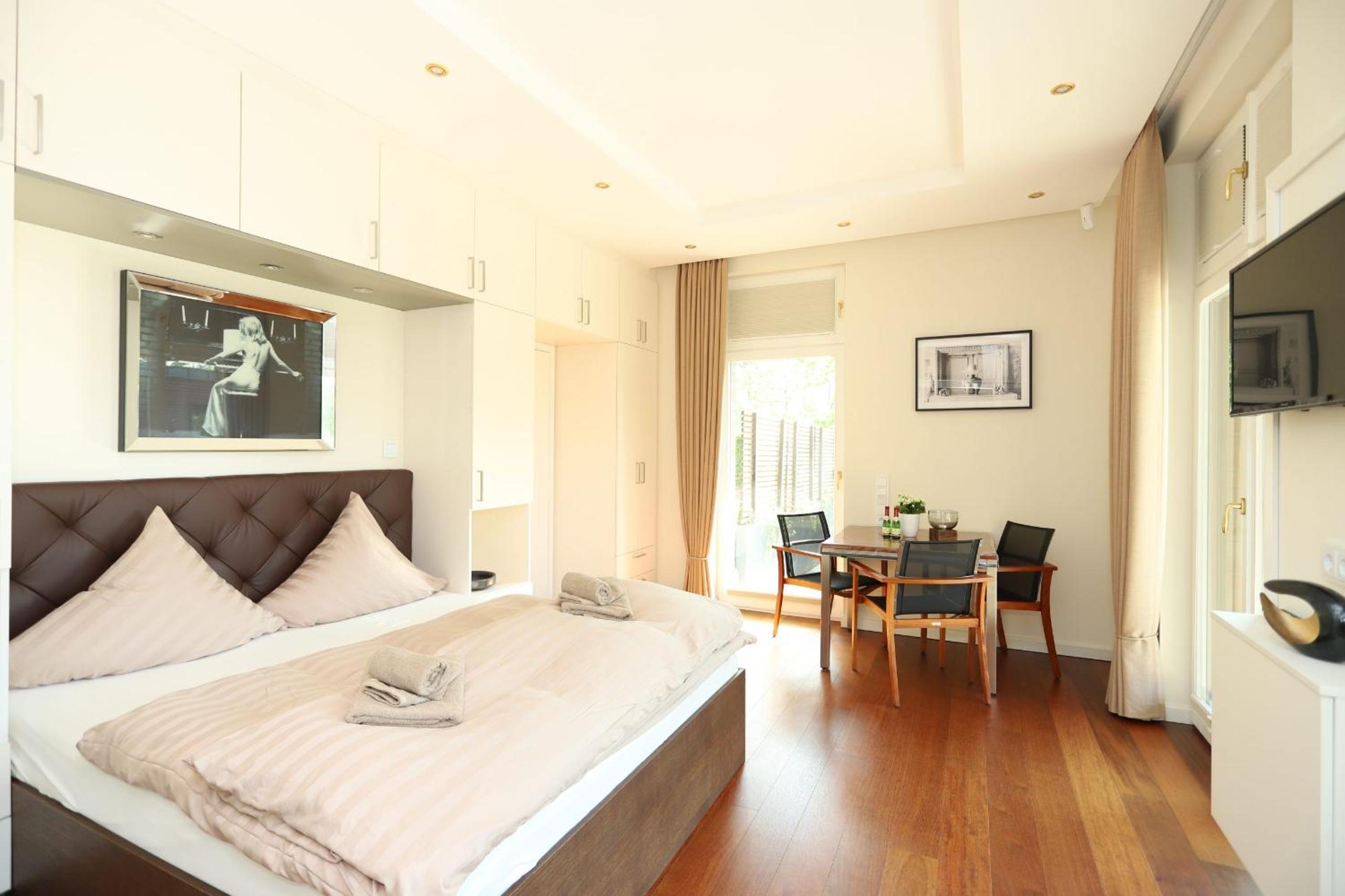 Villa Schmidt Apartments - Strandhaus direkt am Meer mit Sauna, Sport und Dünengarten - Deluxe