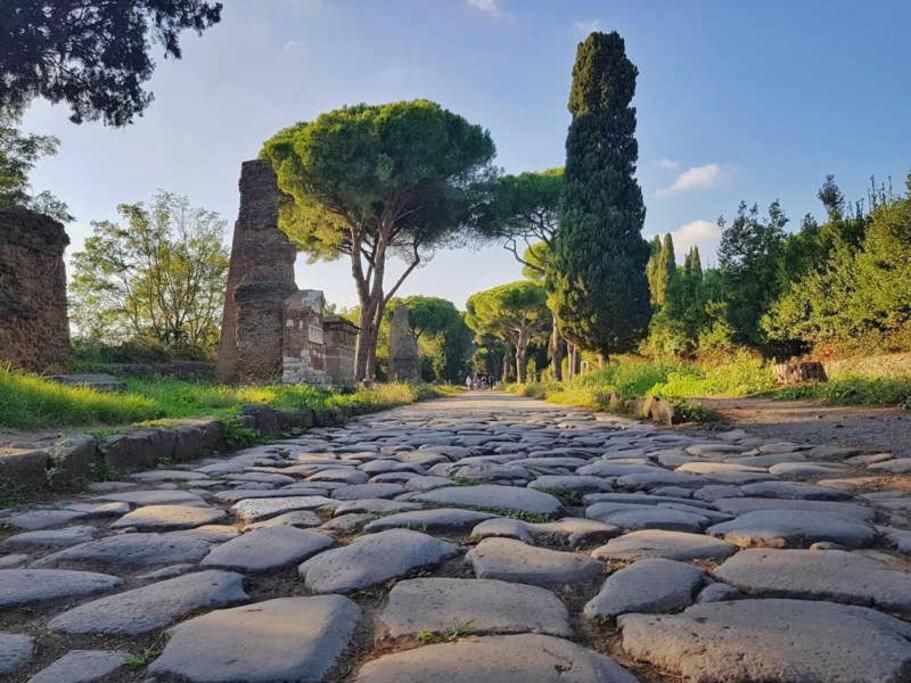 Rooftop Appia antica,silenzioso riservato two bedrooms two bathrooms