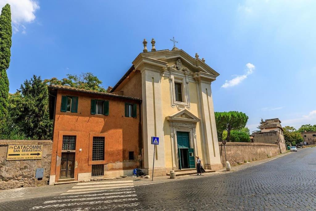 Rooftop Appia antica,silenzioso riservato two bedrooms two bathrooms