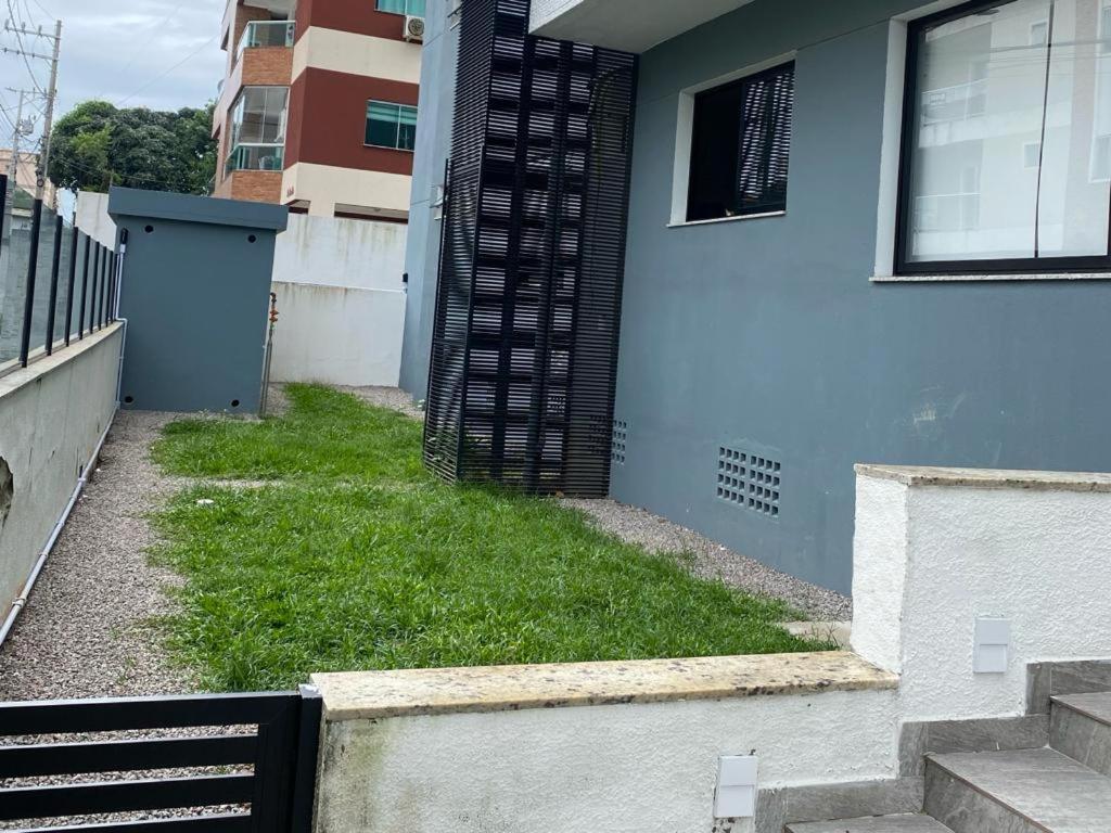 Apto Solar das Calêndulas - Temporada confortável em Floripa