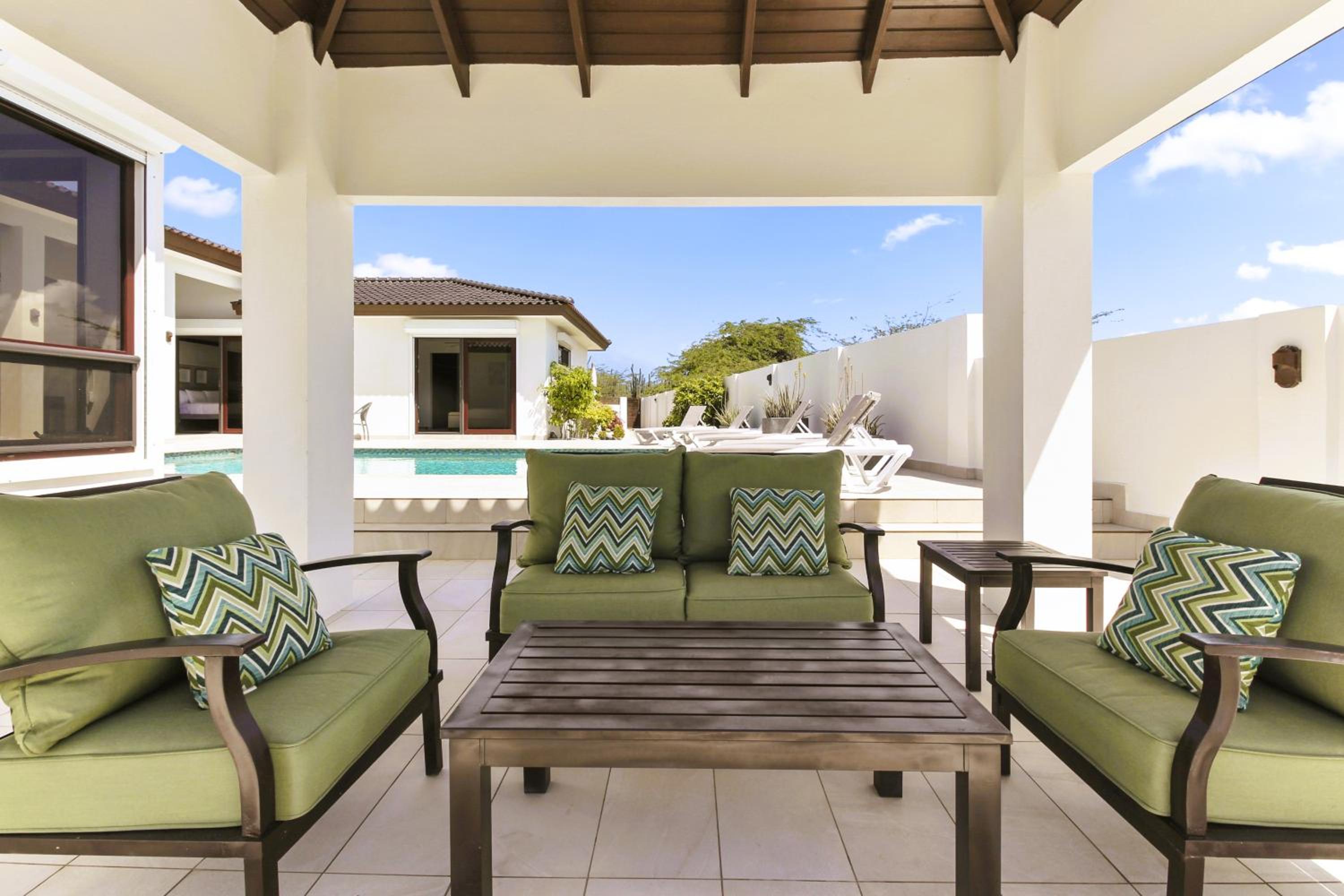 Arashi Palm Villa