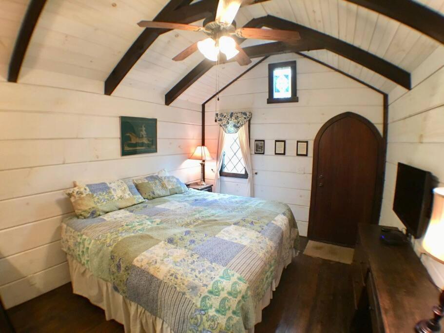 Tiny Home Cottage Near the Smokies #10 Helena view 5