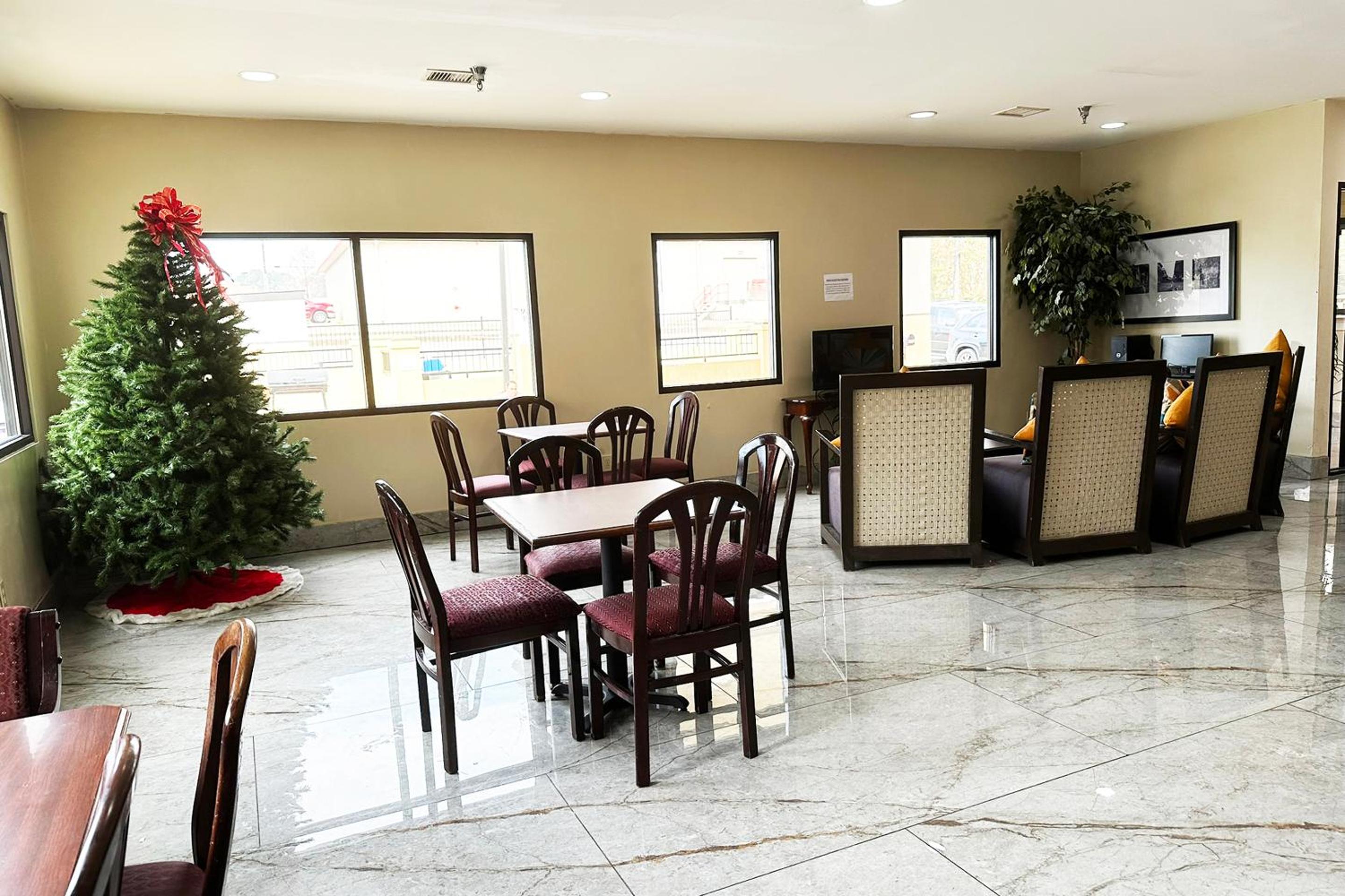 OYO Hotel Rome West GA view 4