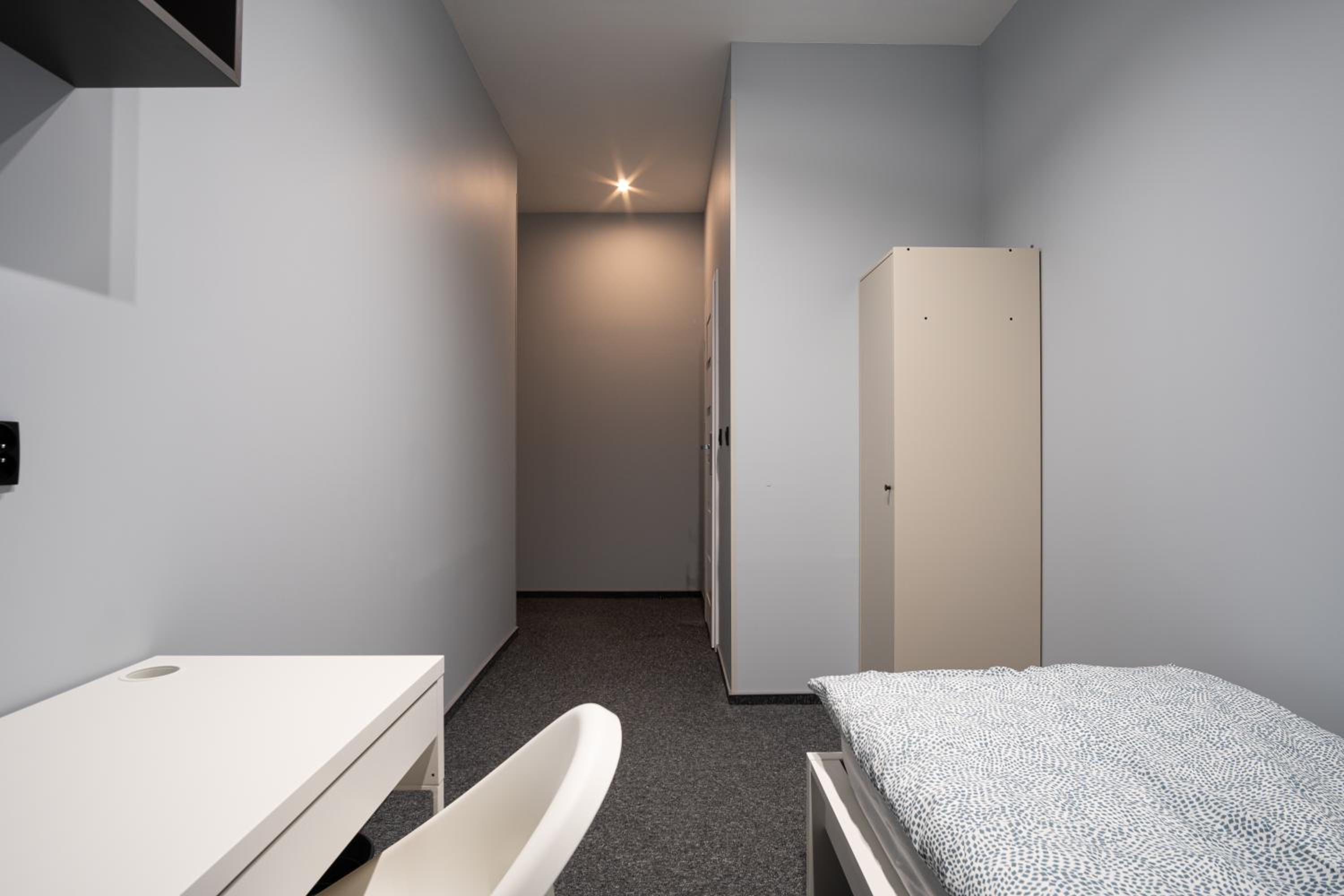 Prywatny pokój z prywatną łazienką - Senatorska 36
