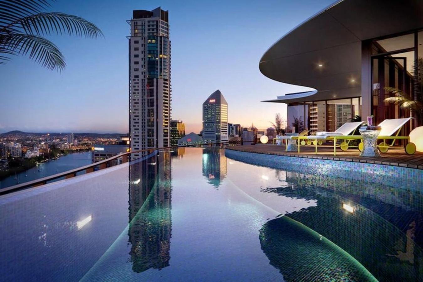 Stunning 1BD Haven with Panoramic City Views