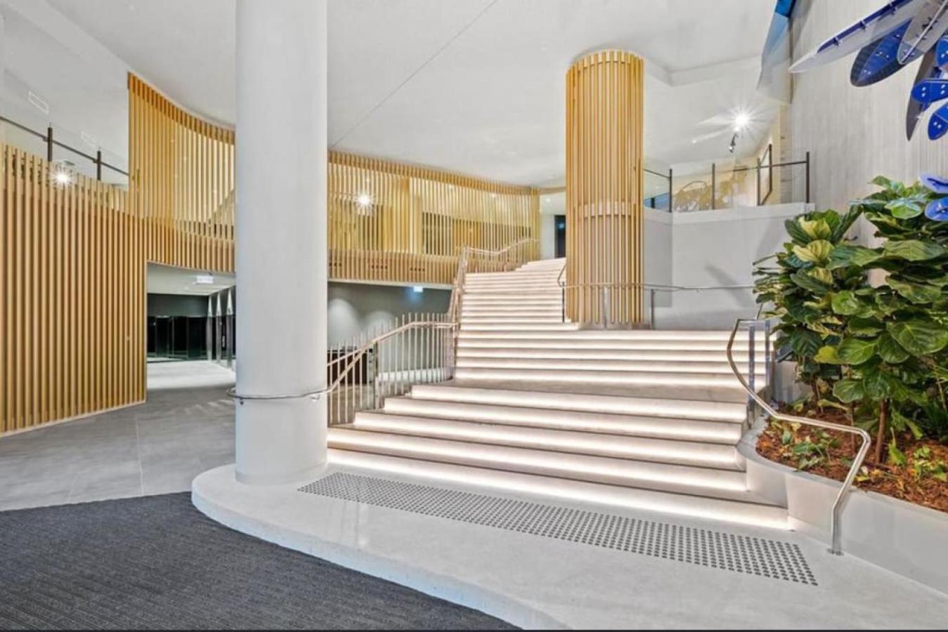 Stunning 1BD Haven with Panoramic City Views