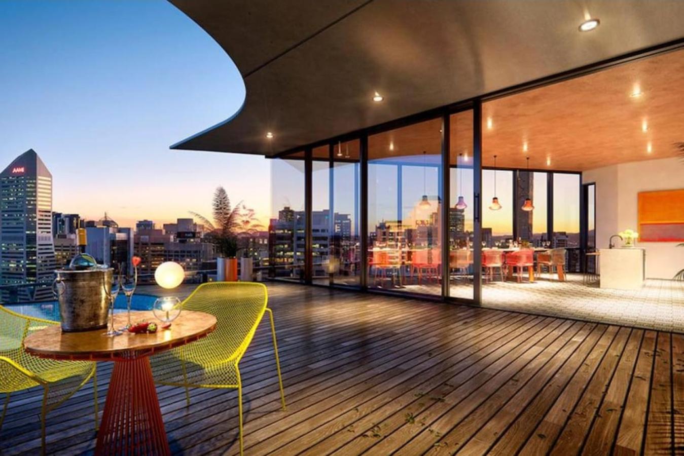 Stunning 1BD Haven with Panoramic City Views