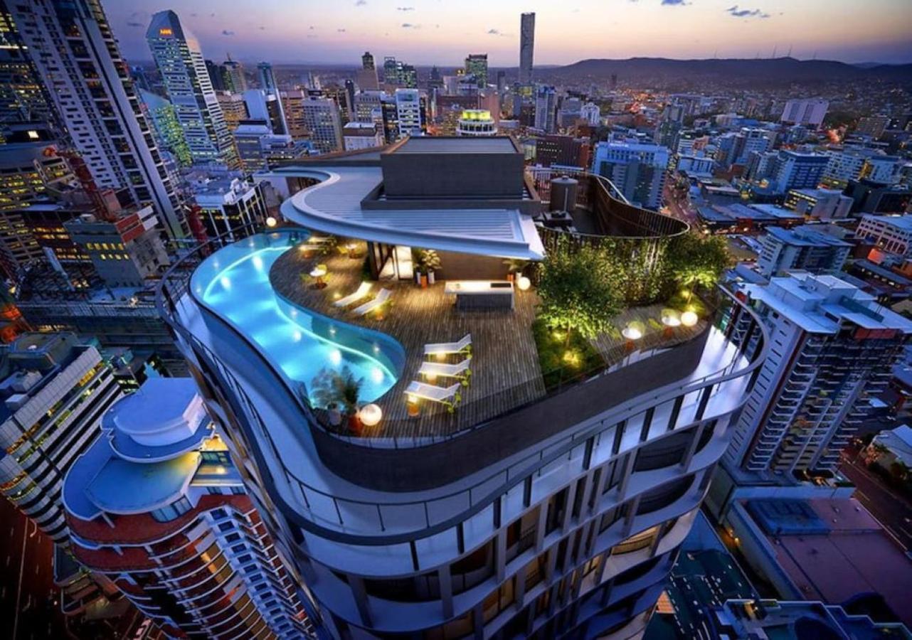 Stunning 1BD Haven with Panoramic City Views