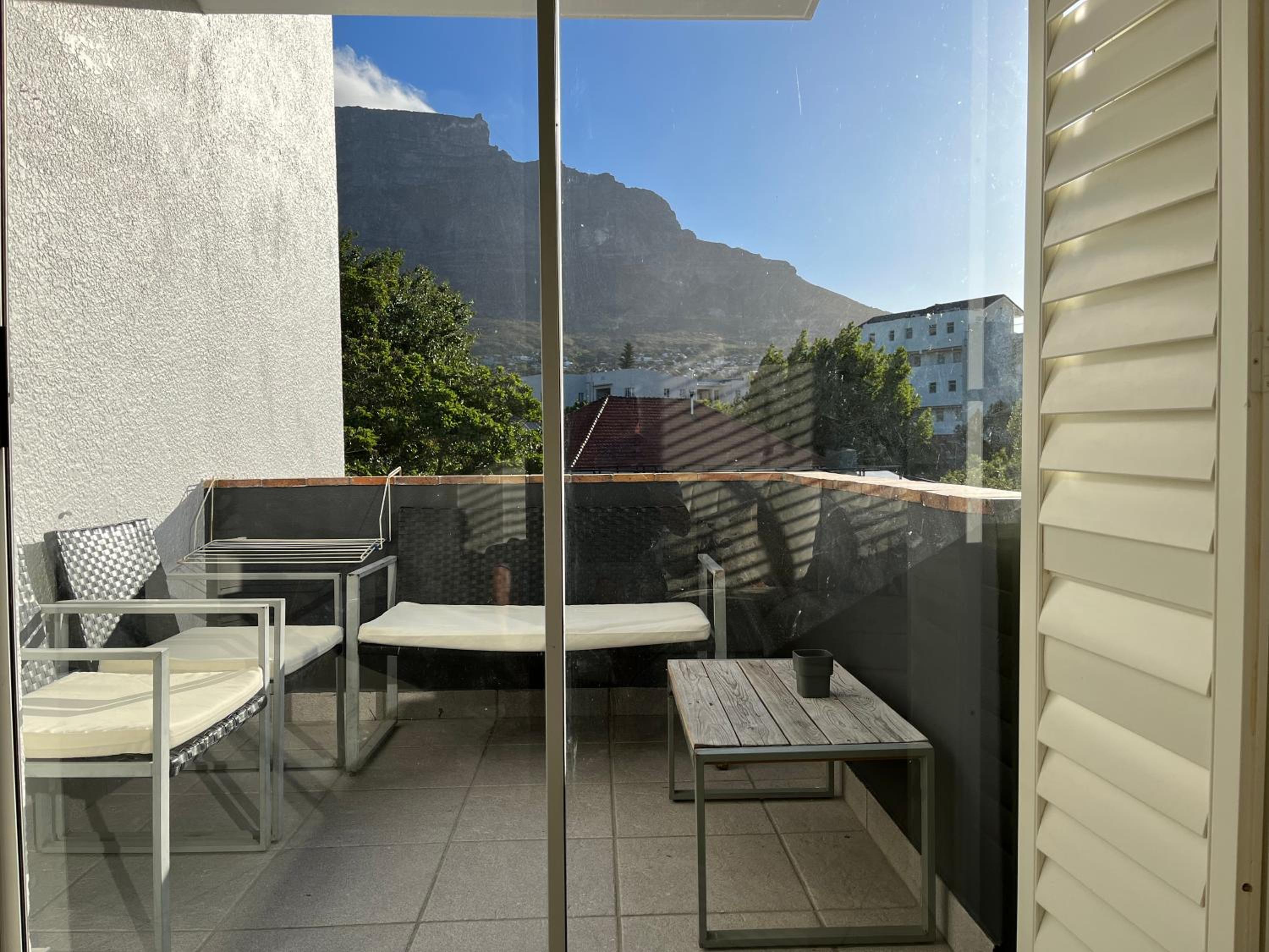 Gardens Apartment Stunning Mountain Views