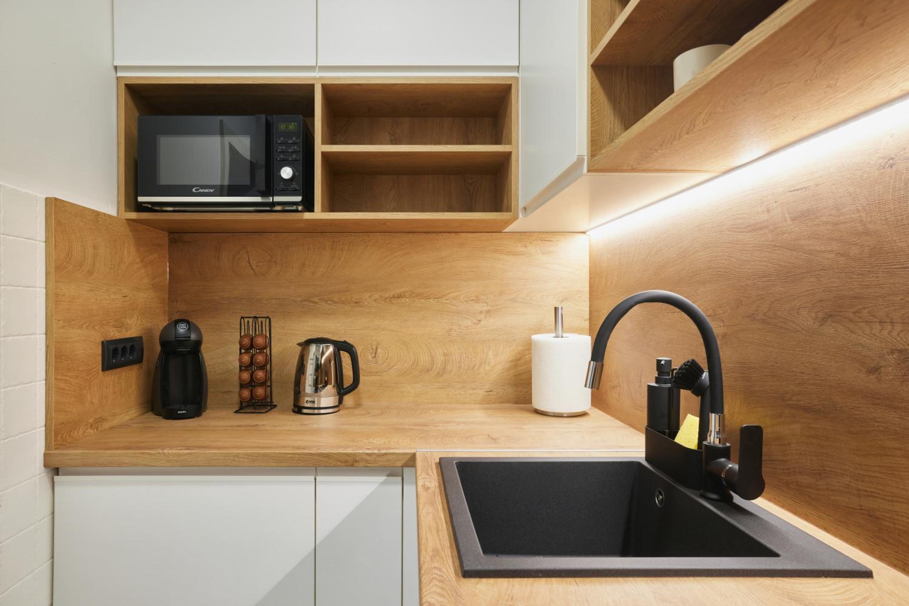 Modern Living Apt - City Center Elegance - FREE PARKING view 5