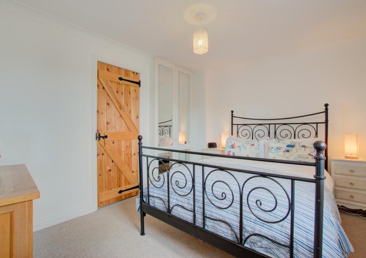 2 Bed in Padstow oc-p00254