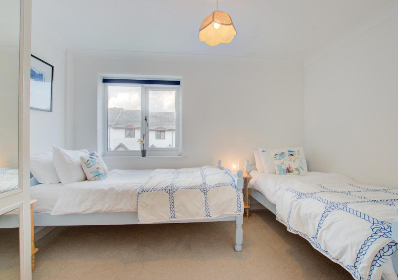 2 Bed in Padstow oc-p00254