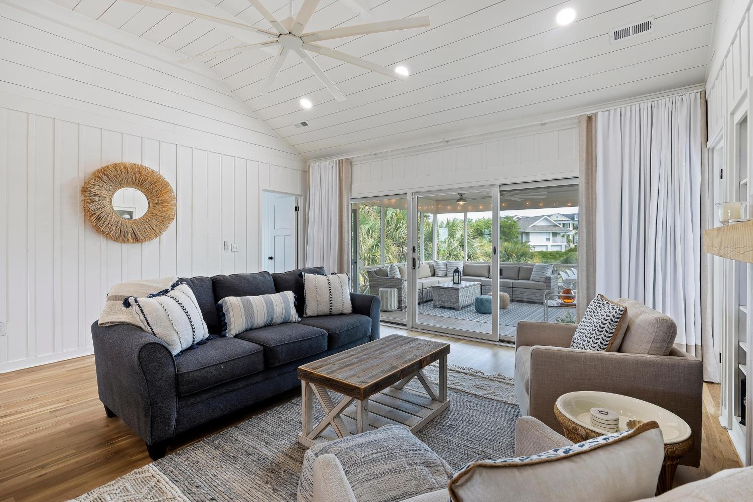SI3729: 3729 Seabrook Island Road view 2