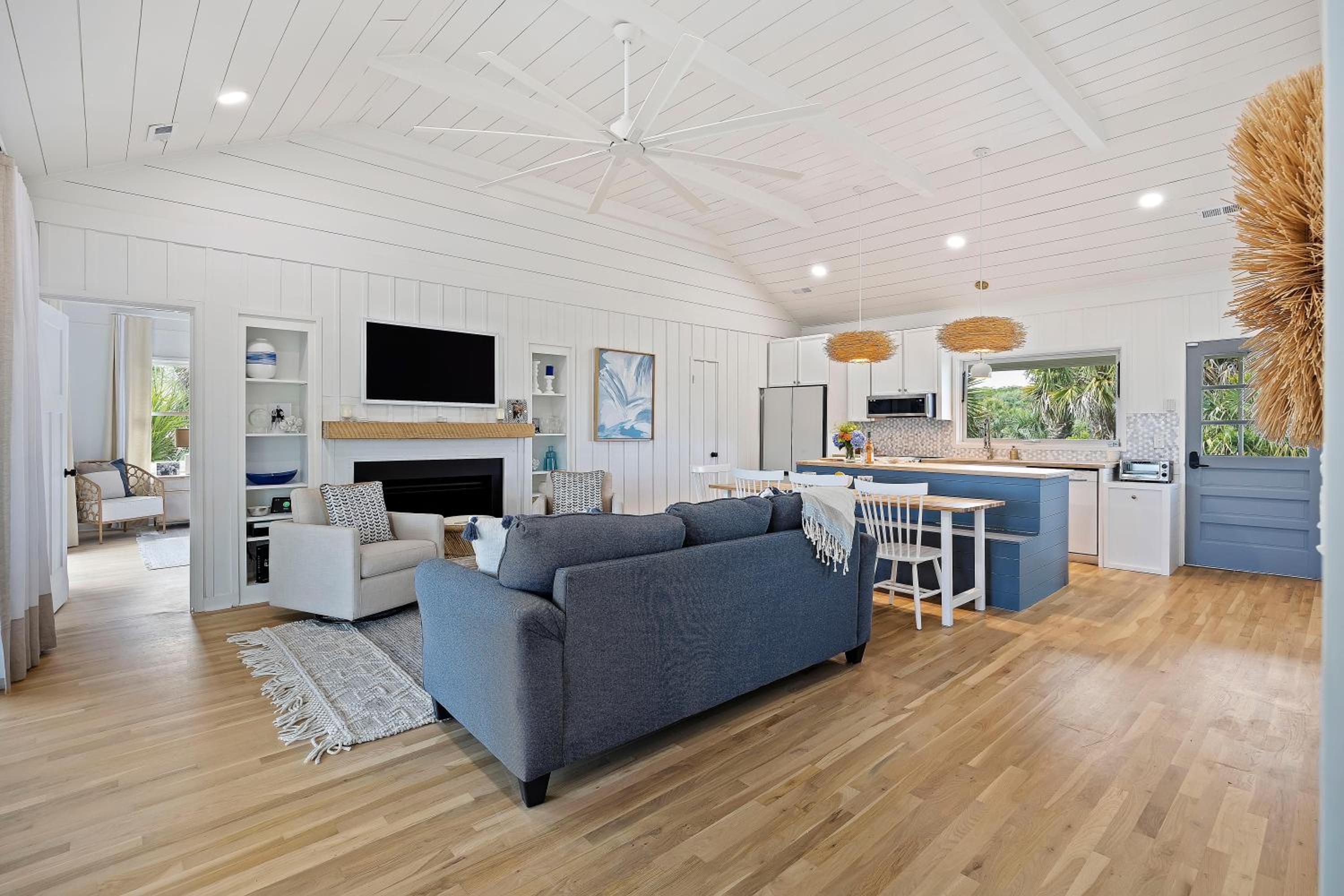 SI3729: 3729 Seabrook Island Road view 3