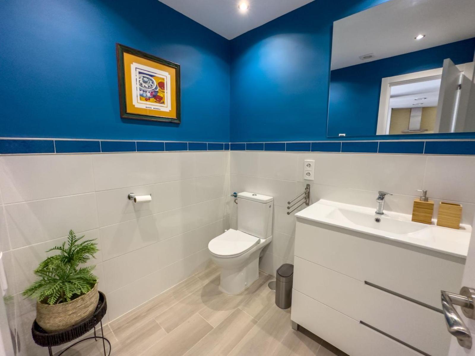 Secret View Elviria en Marbella — bathroom