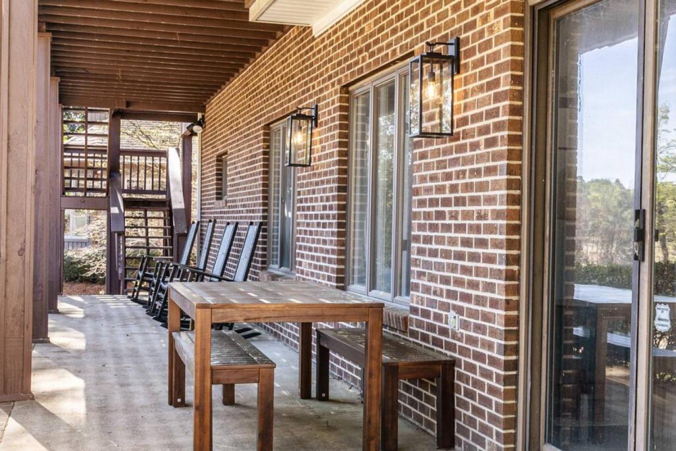 Newly Renovated, Modern, Luxurious - 7 beds view 4