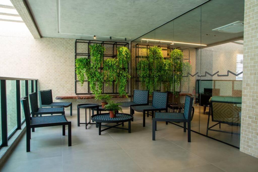 Apartamento novo e completo há 500m da praia Ponta Verde!