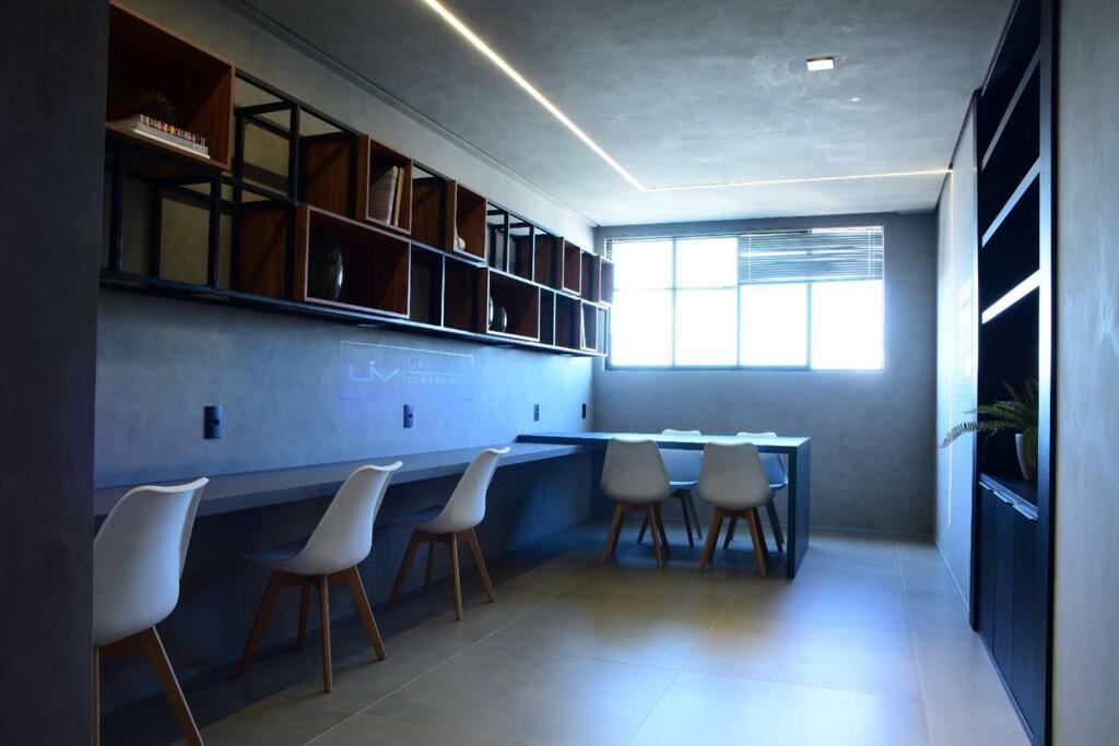 Apartamento novo e completo há 500m da praia Ponta Verde!