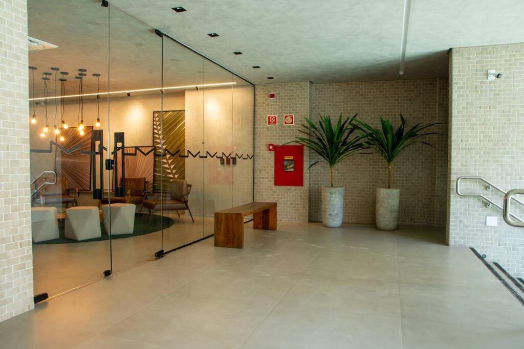 Apartamento novo e completo há 500m da praia Ponta Verde!