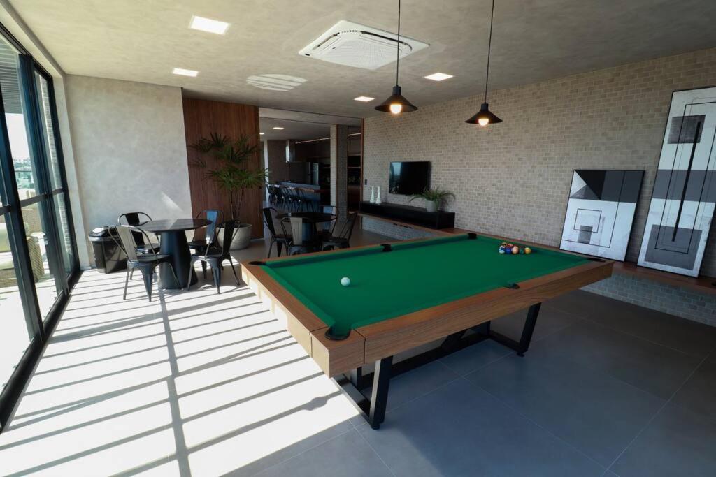 Apartamento novo e completo há 500m da praia Ponta Verde!
