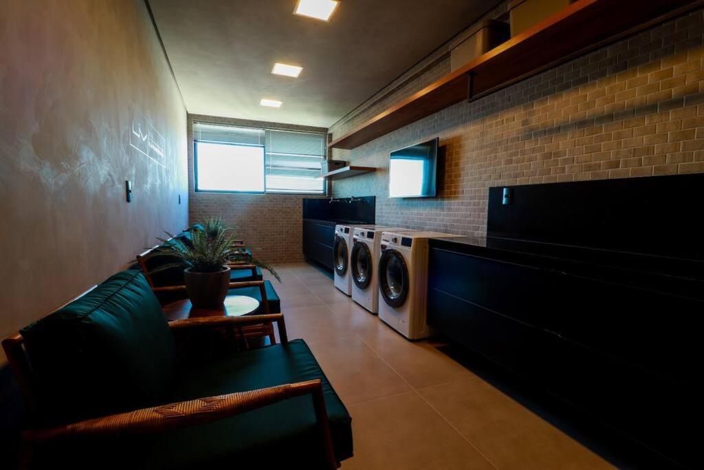 Apartamento novo e completo há 500m da praia Ponta Verde!