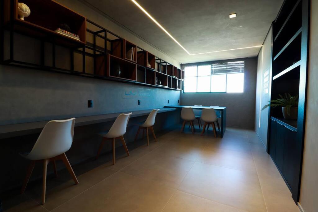 Apartamento novo e completo há 500m da praia Ponta Verde!
