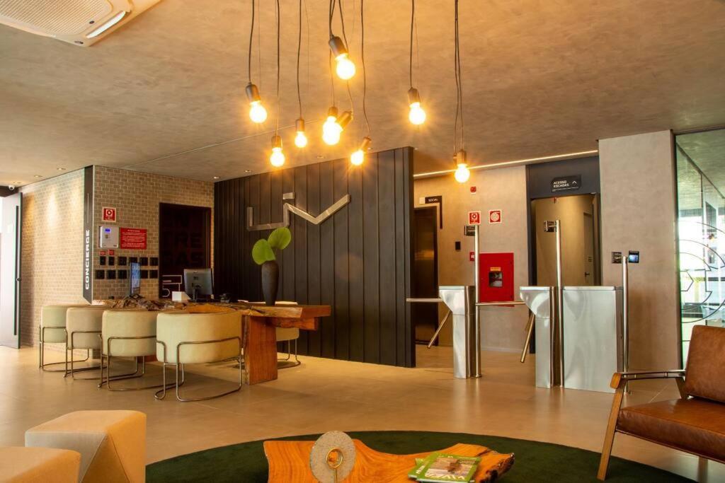 Apartamento novo e completo há 500m da praia Ponta Verde!