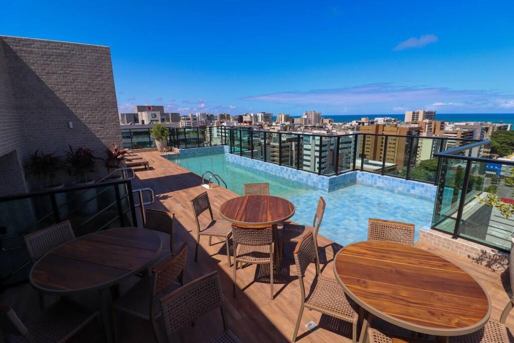 Apartamento novo e completo há 500m da praia Ponta Verde!