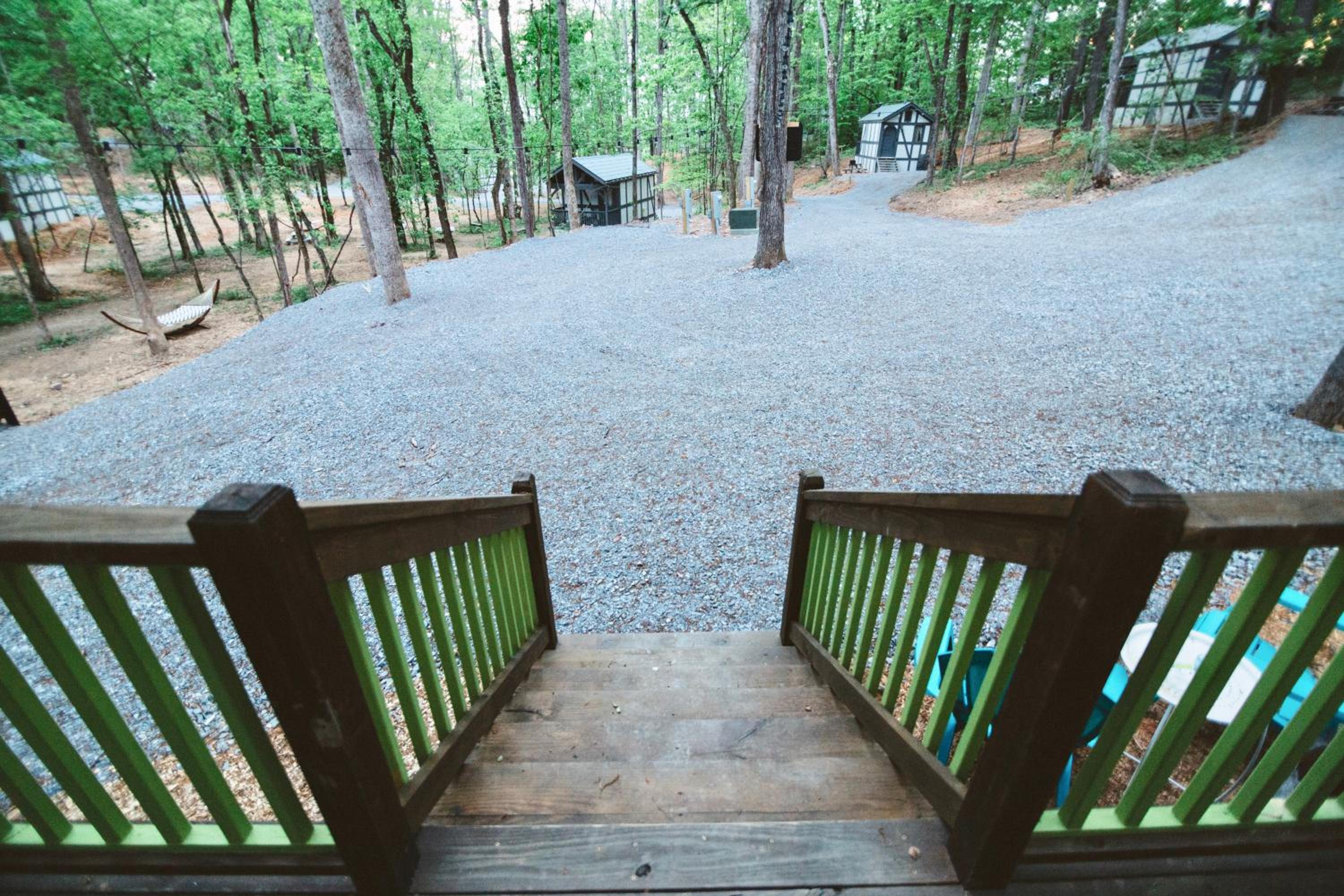 Gypsy Cottage Near the Smokies #15 Queenie view 2