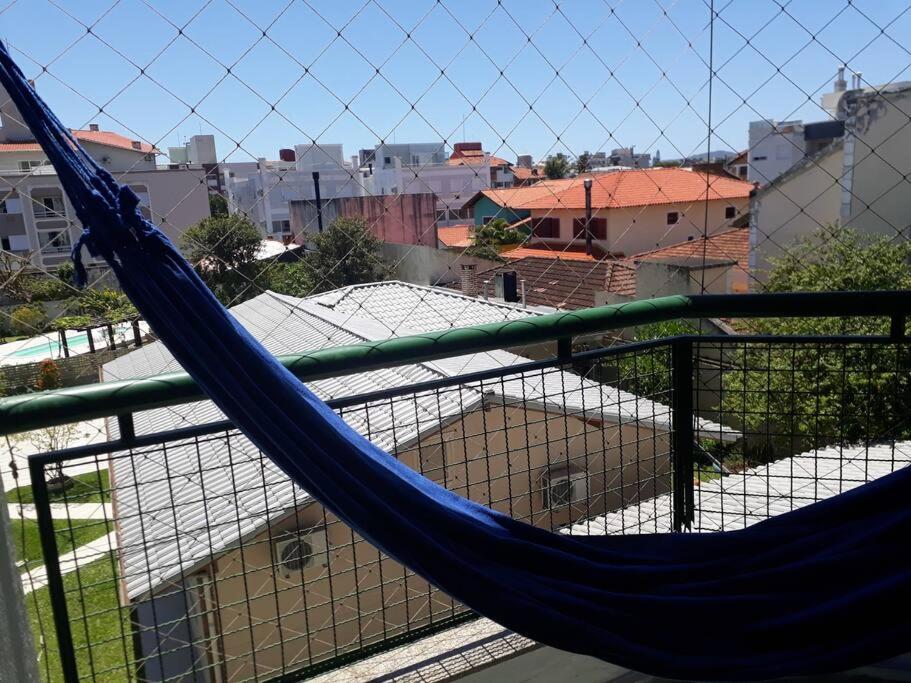 Apartamento confortável em Canasvieiras pertinho do mar.