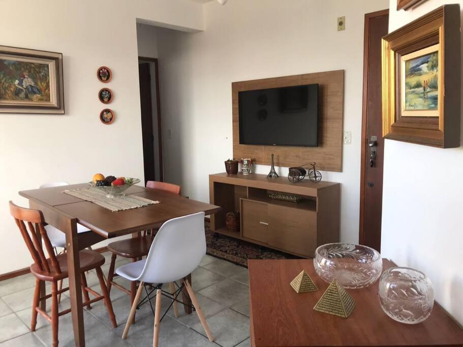 Apartamento confortável em Canasvieiras pertinho do mar.