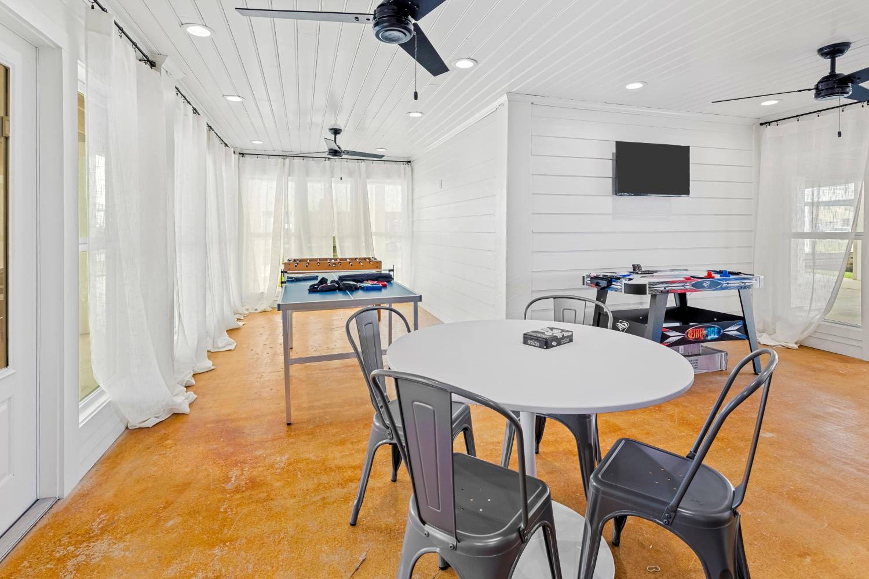 Bring Your Boat! Lake Charles Home with Dock and Lift