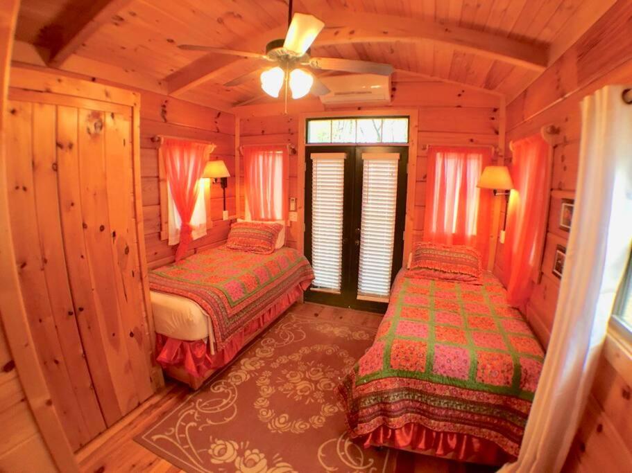 Gypsy Cottage Near the Smokies #16 Sabina view 5