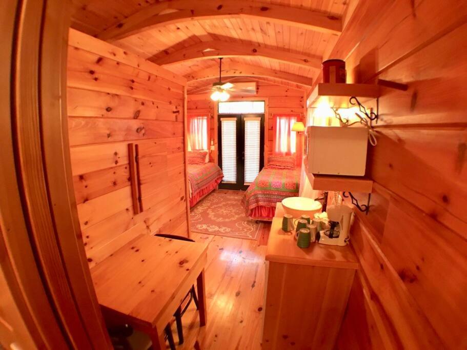 Gypsy Cottage Near the Smokies #16 Sabina view 4