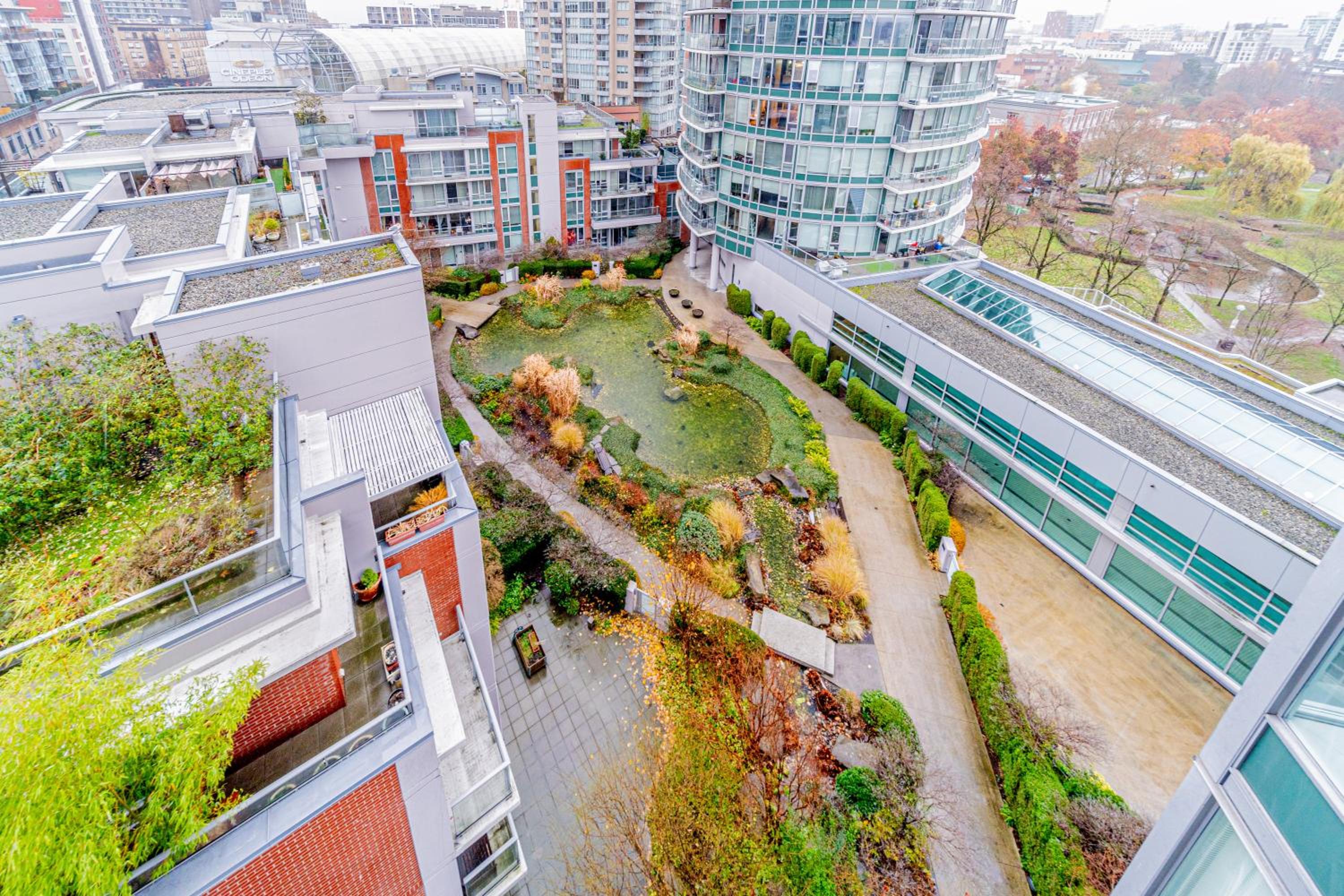 Hotel Amazing Views ! Leather Furniture ! Cozy Condo! - Image 1